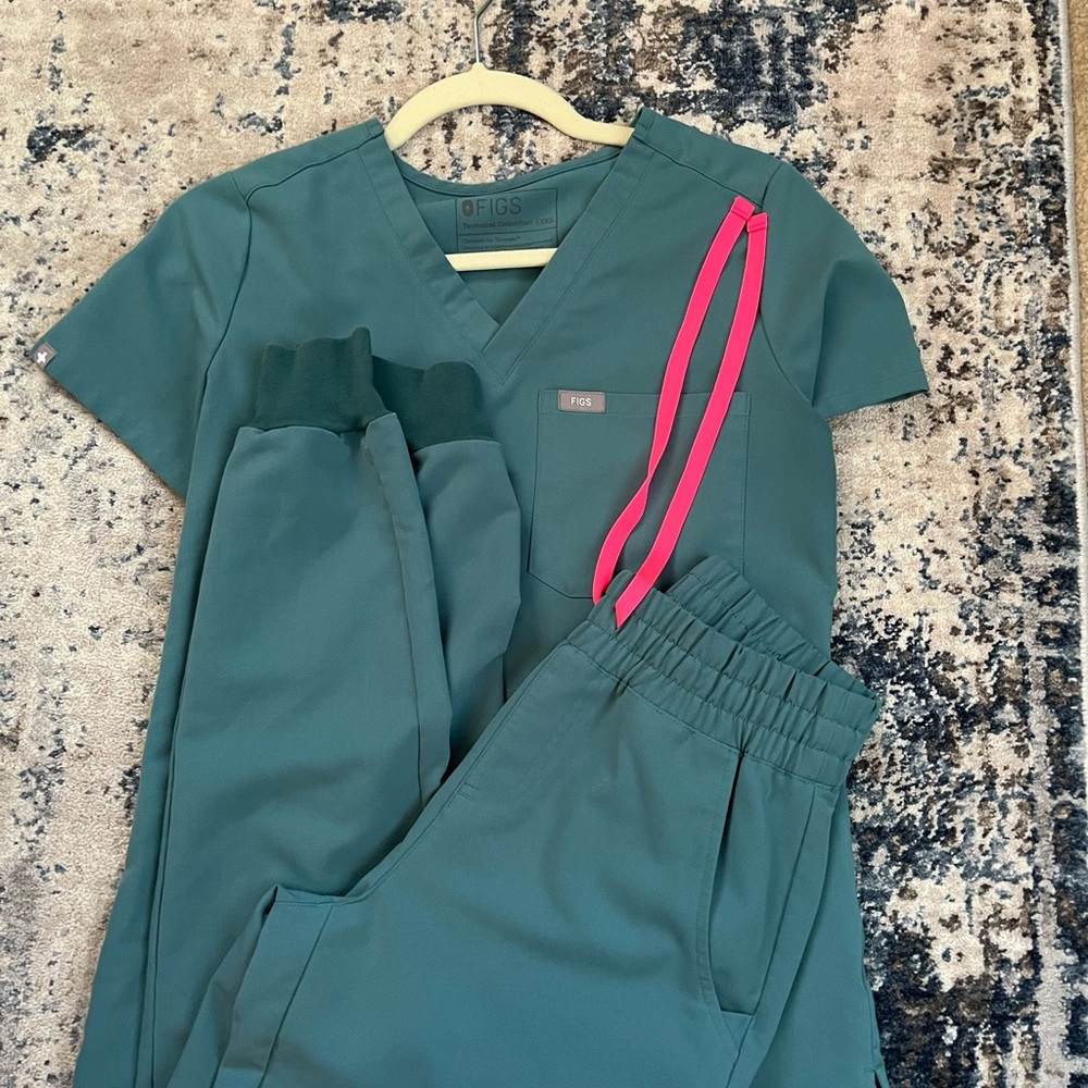 COPY - FIGS XXS/XXSP High waisted Joggers and Top
